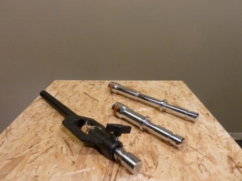 3 div Doughty spigot/adapters + 1 stuk Drop arm Ex DEMO